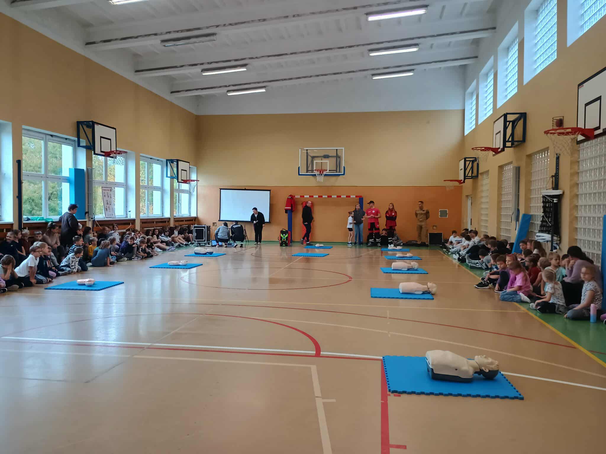 566533612_833940402503275_4934019120414473431_n